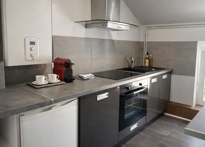 Apartment Le Perchoir De Picasso Gare Cosy Sous Les Toits 3 Pers